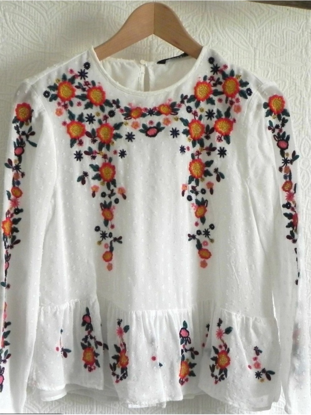Zara White Floral Embroidered Peplum Blouse xs